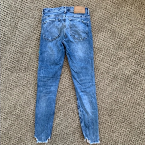 ZARA Jeans TRAFALUC DENIMWEAR Boho Floral Embroidered Blue Green Red Pink Size 4 - Picture 7 of 10
